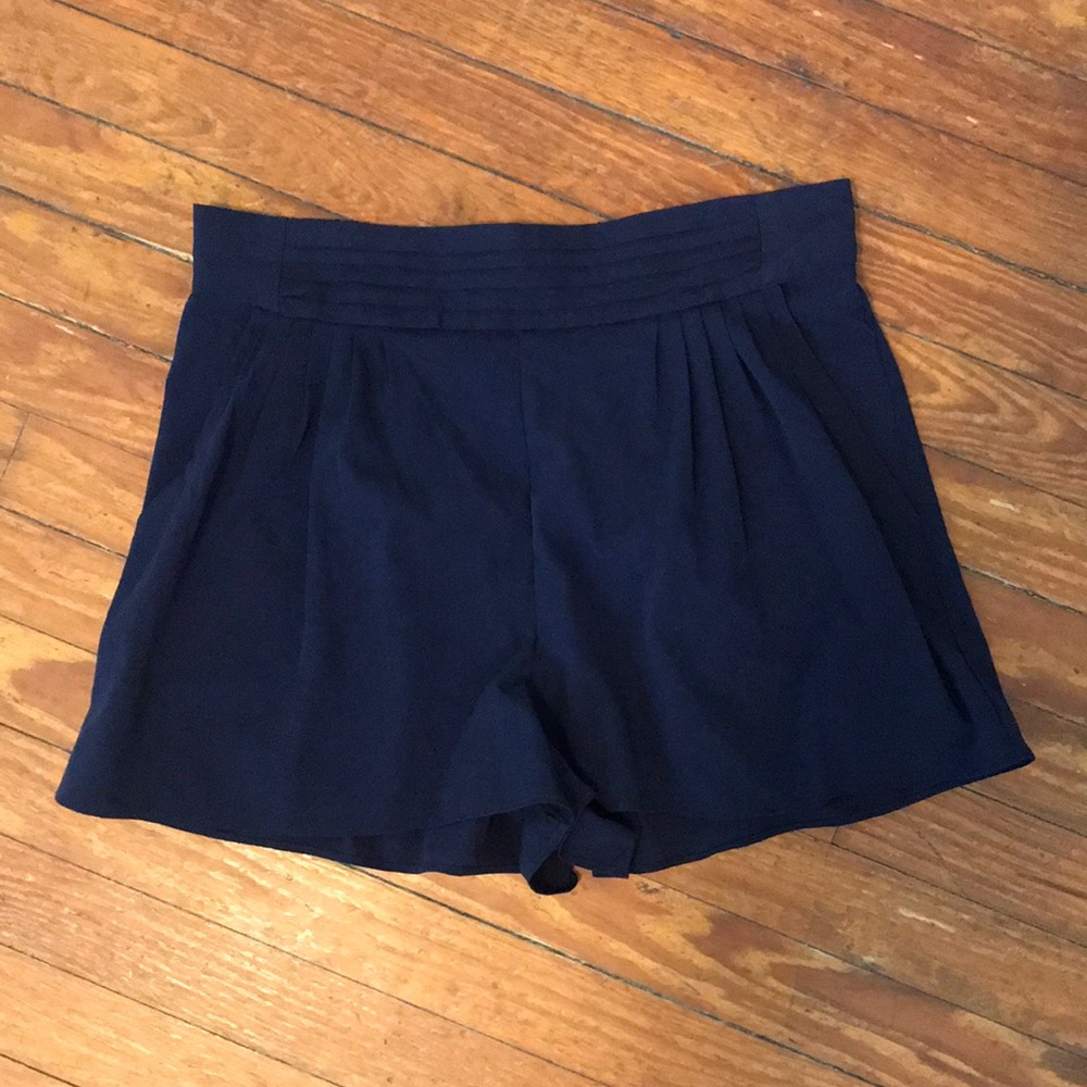 The comfiest dark blue shorts